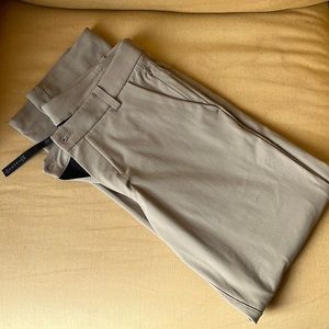 Lulu Commission Classic Fit Pant Kahki